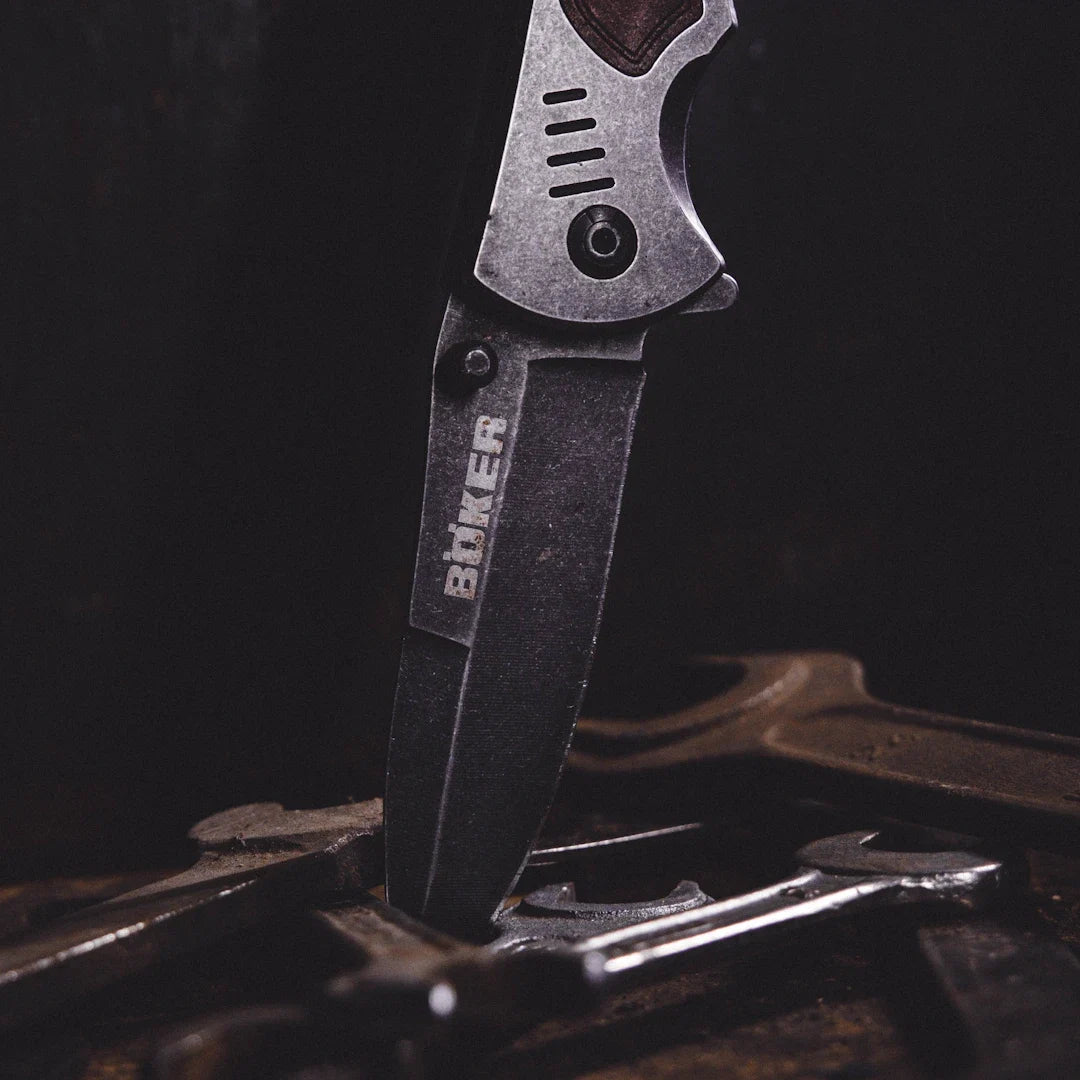 The Essential Role of Pocket Knives in Survival Situations - Shokunin USA